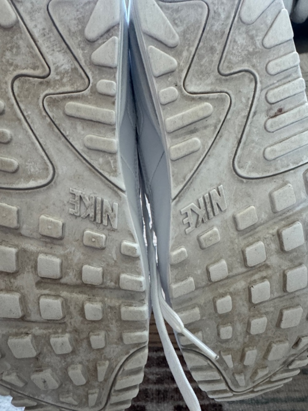 Nike Women’s Airmax 90 size 10 white - Picture 8 of 8